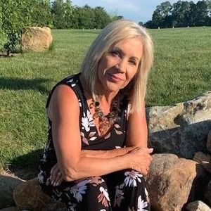 Meet your Posher, Julie